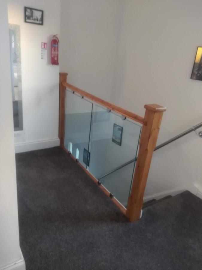 Cheltenham - 3 Bedroom, Parking, Disneyplus Exteriör bild