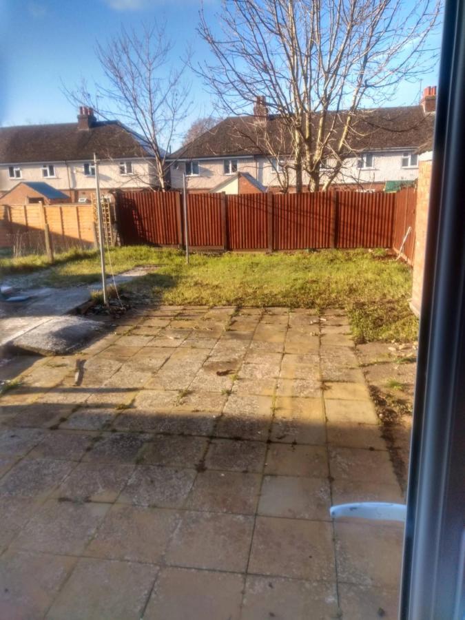 Cheltenham - 3 Bedroom, Parking, Disneyplus Exteriör bild
